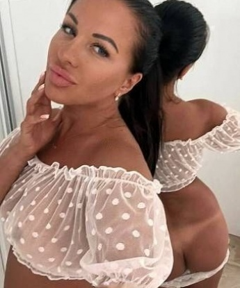 У меня есть все возможности, чтобы подарить тебе незабываемые моменты страсти и наслаждения. Мои услуги разнообразны: классический и эротический массаж, оральный секс, стриптиз, ролевые игры и многое другое. Я знаю, как и чем порадовать и удовлетворить самые смелые фантазии. Отзывы моих довольных клиентов говорят сами за себя – каждое встреча со мной становится незабываемой! На моих фото ты увидишь мои прекрасные формы и соблазнительный вид. Так что, если ты хочешь окунуться в мир наслаждения и страсти, не упусти свой шанс – звони мне прямо сейчас! 1377, 37 лет