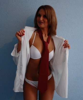 Искусительница с изысканными формами приглашает в гости порядочного мужчину для незабываемого времяпровождения. Гарантирую полное расслабление и удовлетворение всех твоих желаний! 5652, 30 лет